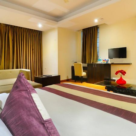 Hotel Aura @Airport New Delhi Exterior photo