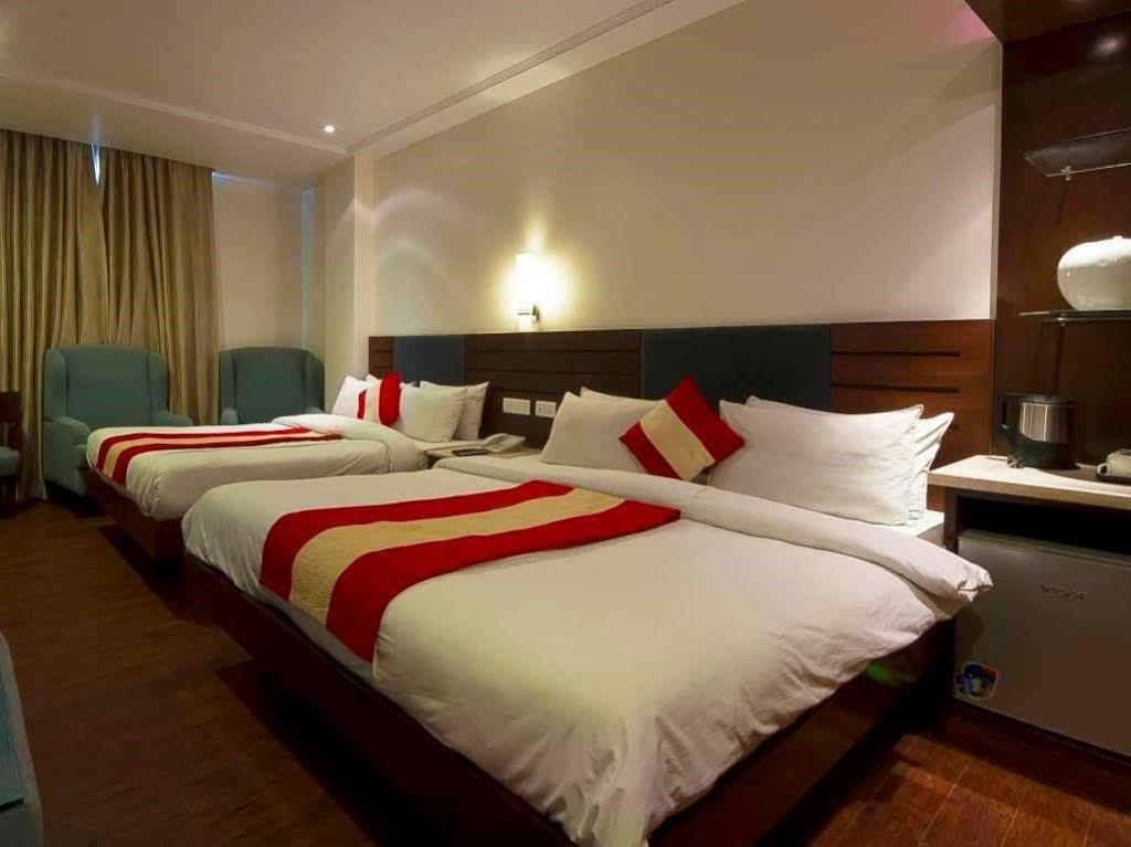 Hotel Aura @Airport New Delhi Exterior photo