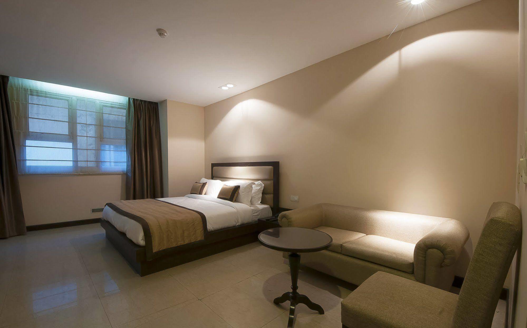 Hotel Aura @Airport New Delhi Exterior photo