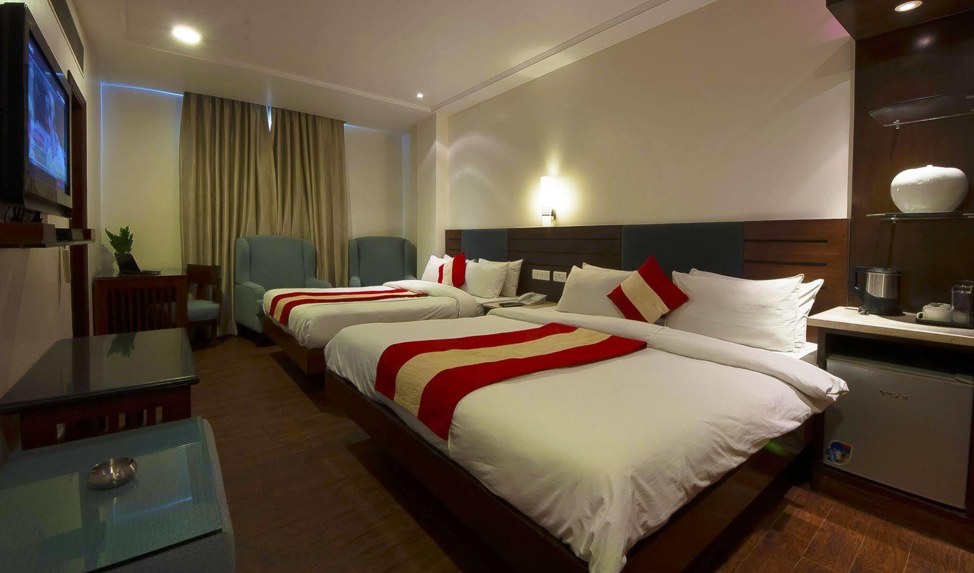 Hotel Aura @Airport New Delhi Exterior photo