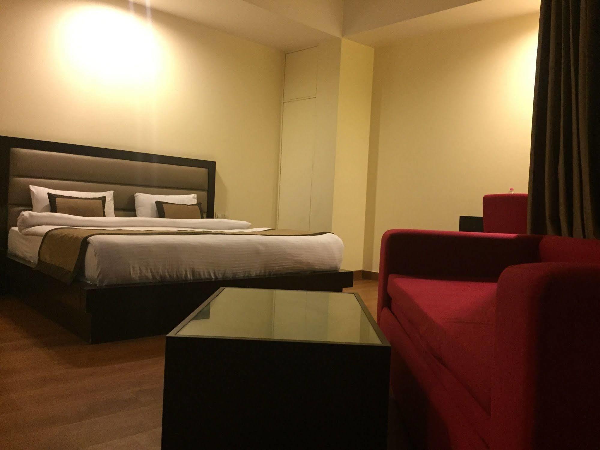 Hotel Aura @Airport New Delhi Exterior photo