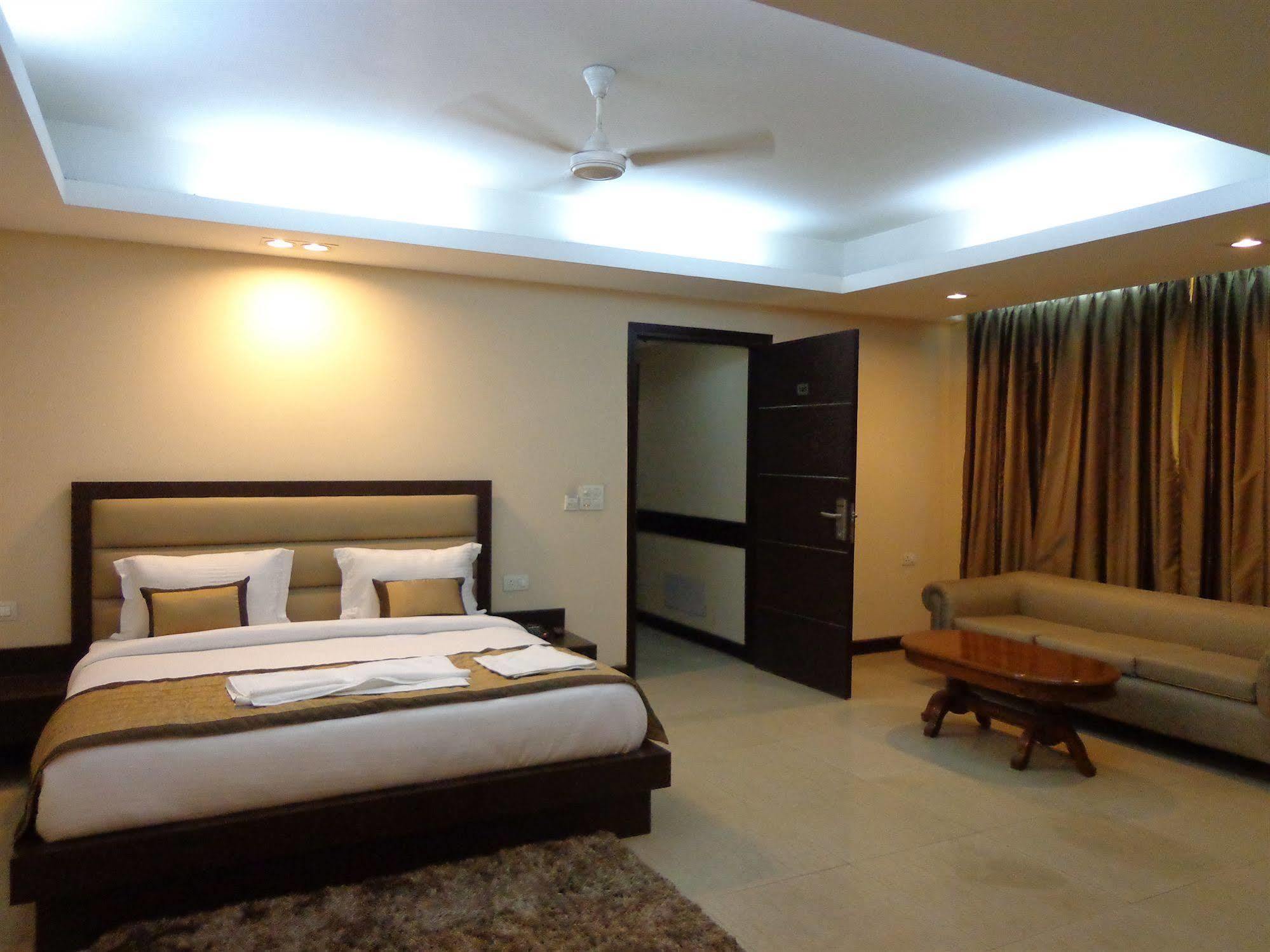 Hotel Aura @Airport New Delhi Exterior photo