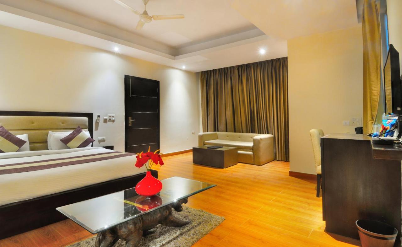Hotel Aura @Airport New Delhi Exterior photo