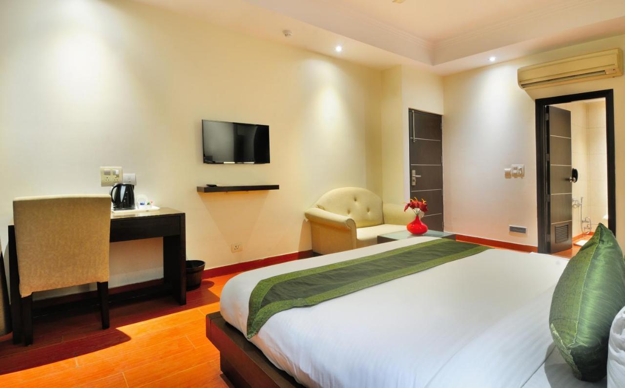 Hotel Aura @Airport New Delhi Exterior photo