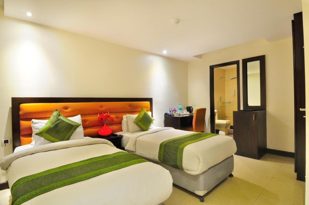 Hotel Aura @Airport New Delhi Exterior photo