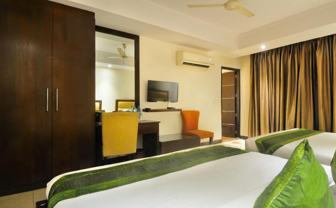 Hotel Aura @Airport New Delhi Exterior photo
